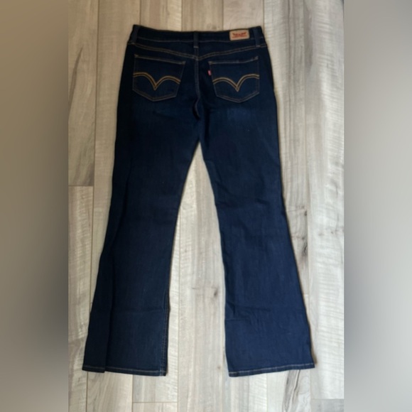 Levi’s 518 Bootcut Jeans - Picture 2 of 6